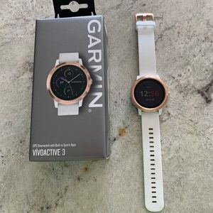 Ladies Garmin Vivoactive 3 smartwatch